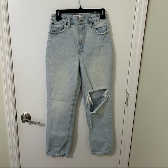 Abercrombie & Fitch Light Blue Denim 90s Straight Ultra High Rise Jeans Size 26 - Picture 1 of 5